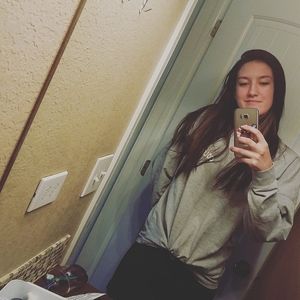 Meet your Posher, Emilia